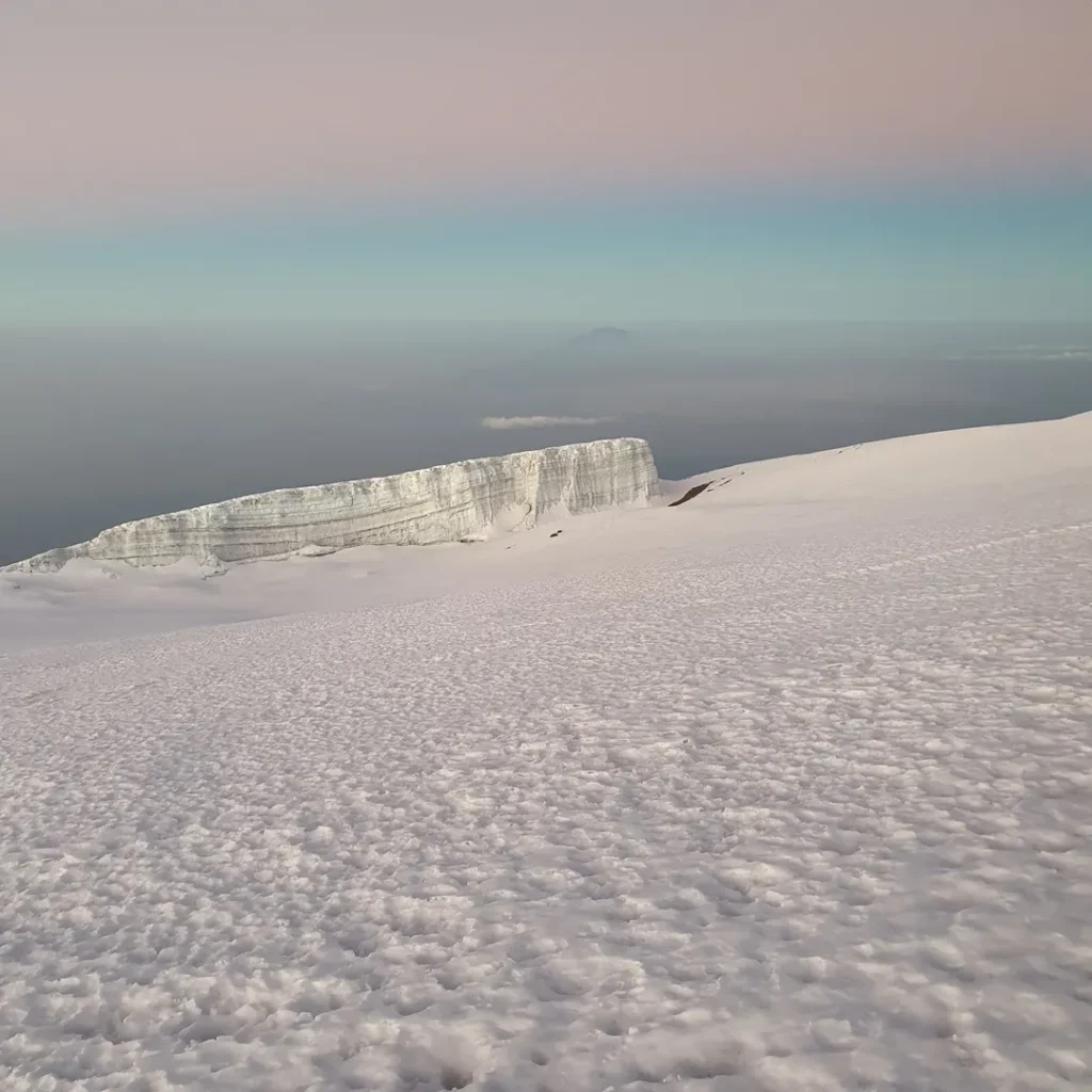 kilimanjaro-umbwe-route-glacier-snow-white